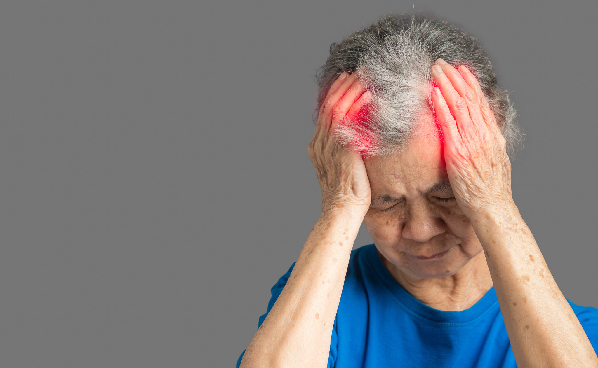 Can old head injury symptoms persist years later?