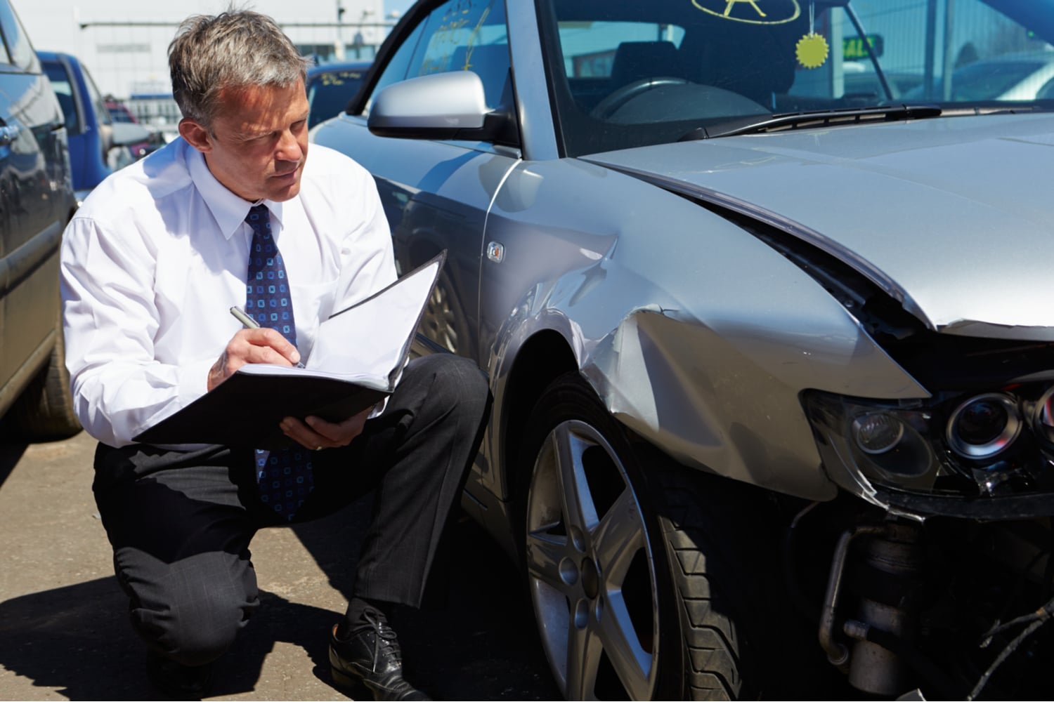 What Does an Insurance Adjuster Do?